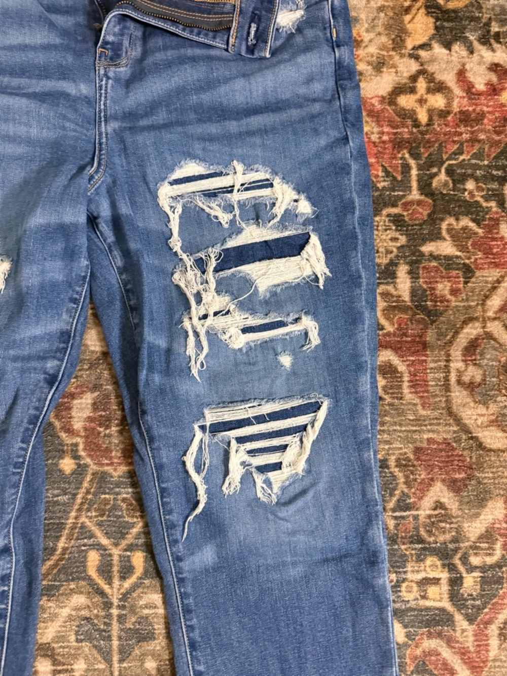 American Eagle Medium Wash High-Rise Jeans - Picture 4 of 10